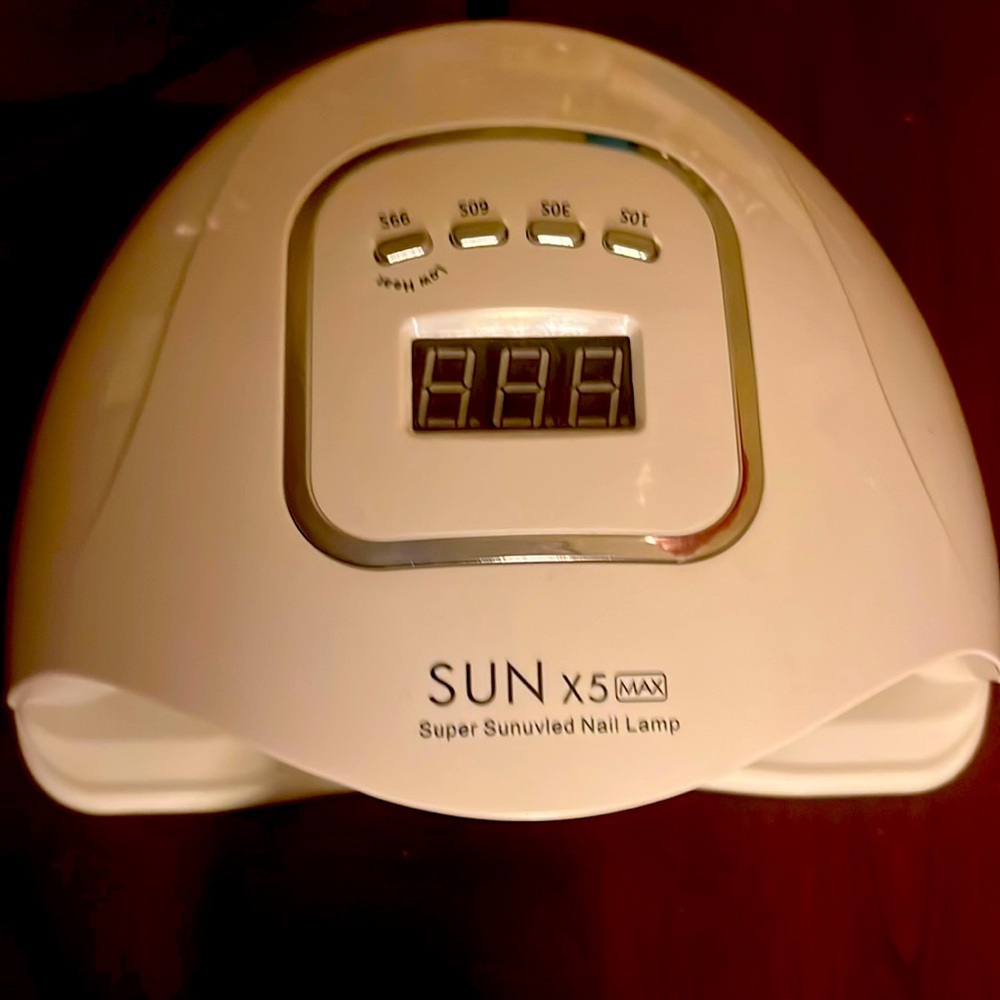 Nail lamp. Sun x5 max super sunUVied mail lamp.